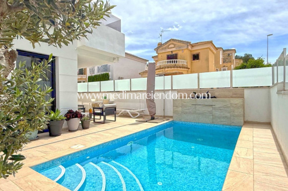Вторичный рынок - Отдельно стоящая вилла - Orihuela Costa - Villamartín