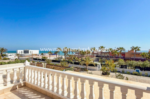 Вторичный рынок - Отдельно стоящая вилла - Torrevieja - Torrelamata - La Mata