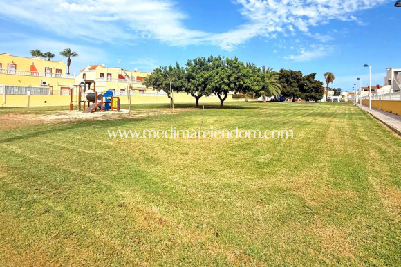 Вторичный рынок - Таунхаус - Torrevieja - La Siesta - El Salado -  Torreta