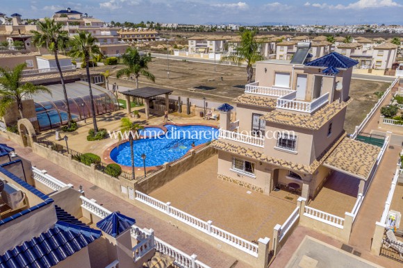 Willa - Odsprzedaż - Orihuela Costa - M7439