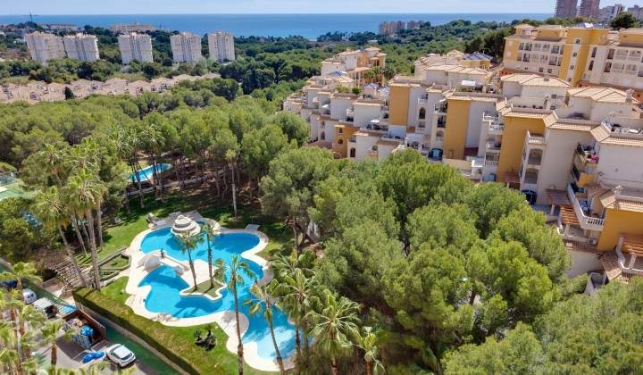 Live the Mediterranean Dream in this penthouse for sale in Orihuela Costa