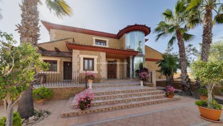 This villa for sale in Los Montesinos: the paradise on the Costa Blanca that you are looking for