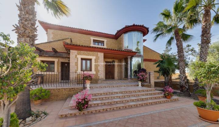 This villa for sale in Los Montesinos: the paradise on the Costa Blanca that you are looking for