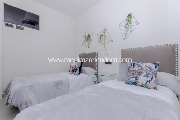 Новостройки - Bungalow - Torrevieja - Los Balcones