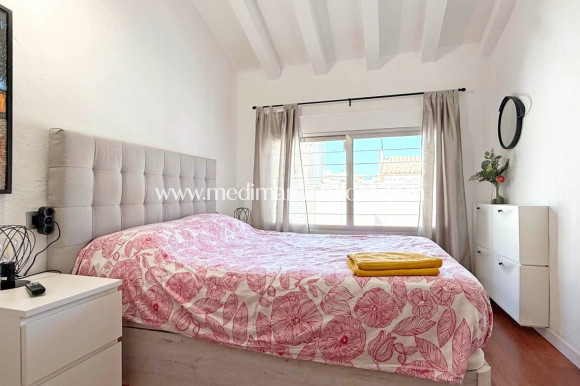 Verkauf - Freistehende Villa - Orihuela Costa - Punta Prima