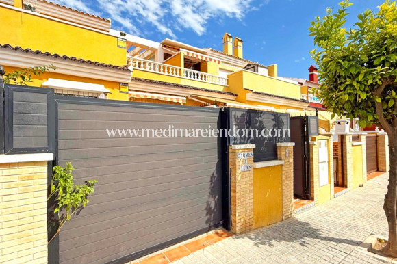 Resale - Townhouse - Torrevieja - La Siesta - El Salado -  Torreta