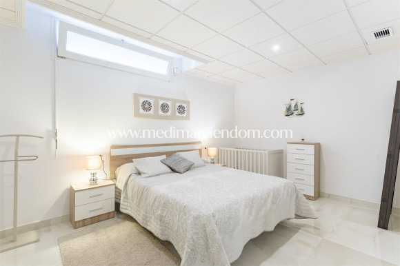 Reventa - Villa independiente - Torrevieja