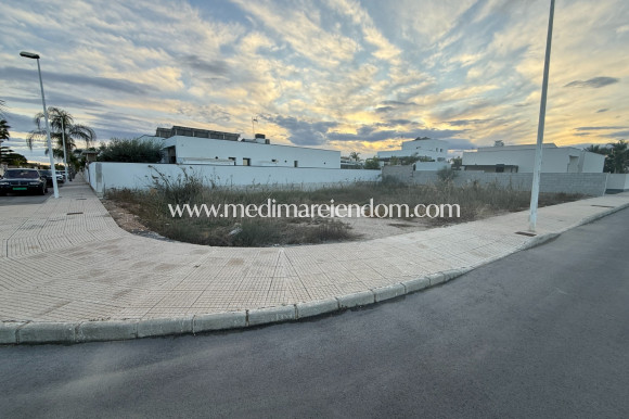 Nieuw gebouw - Perceel / Land - Formentera del Segura