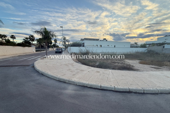 Nieuw gebouw - Perceel / Land - Formentera del Segura