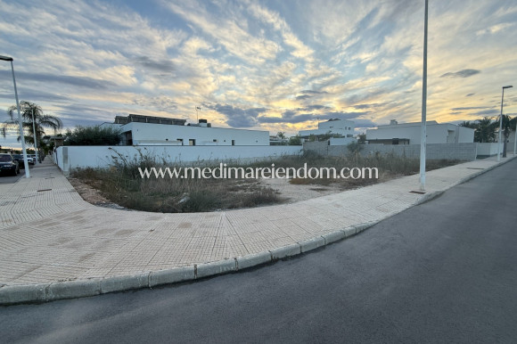 Nieuw gebouw - Perceel / Land - Formentera del Segura