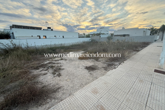 Nieuw gebouw - Perceel / Land - Formentera del Segura