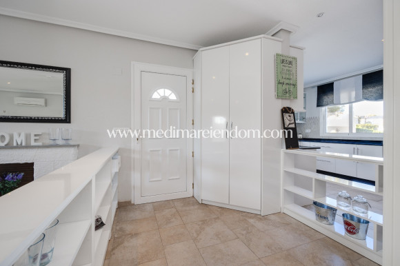 Odsprzedaż - Willa - San Miguel de Salinas