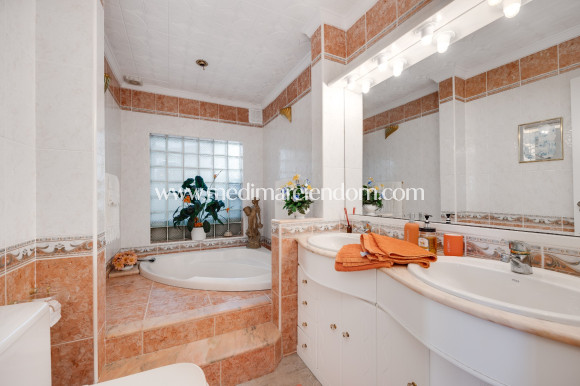 Odsprzedaż - Willa - San Miguel de Salinas