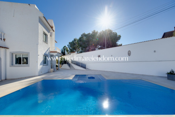 Odsprzedaż - Willa - San Miguel de Salinas