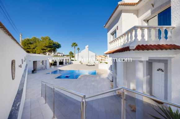 Odsprzedaż - Willa - San Miguel de Salinas