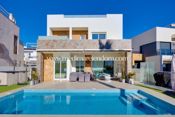 Resale - Detached Villa - Torrevieja