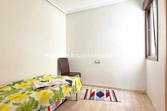 Odsprzedaż - Apartament - Torrevieja