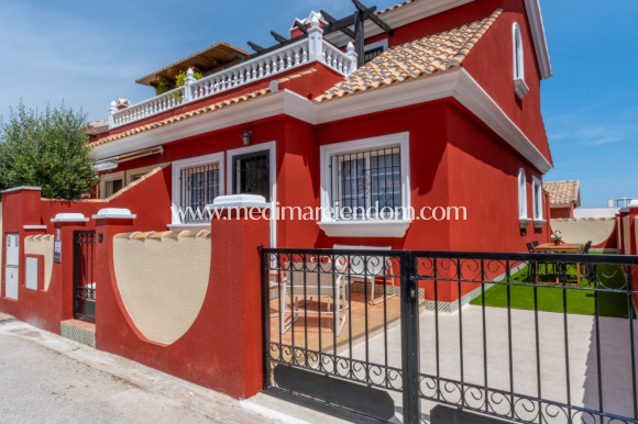 Brukt bolig - Frittliggende villa - Orihuela Costa - Villamartín