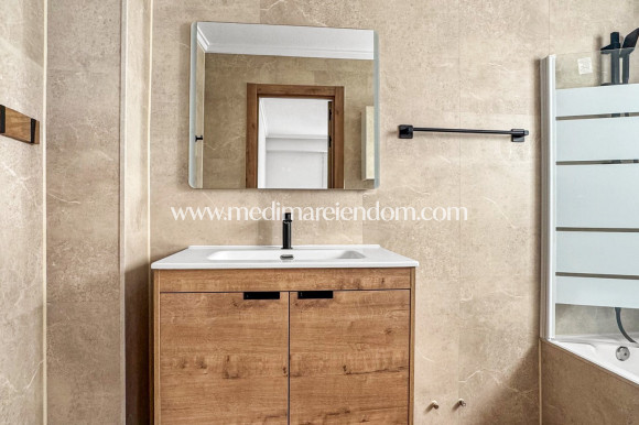 Odsprzedaż - Apartament - Torrevieja