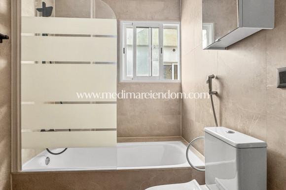 Odsprzedaż - Apartament - Torrevieja