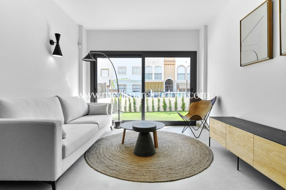 Nybyggnad - Låg bungalow - Torrevieja