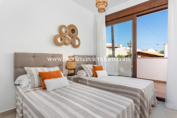 Новостройки - низкий бунгало - Torrevieja