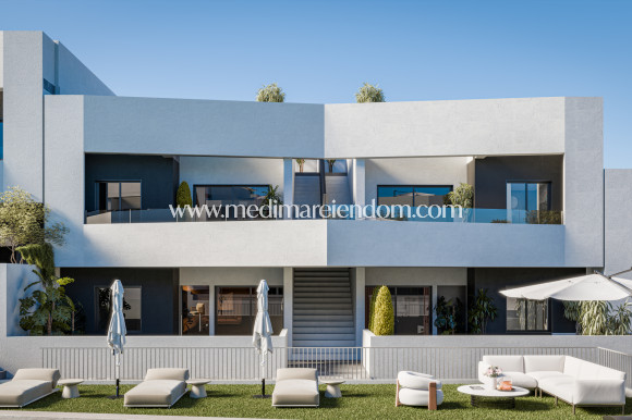 Nowo zbudowane - Niski bungalow - San Miguel de Salinas