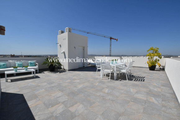 Nowo zbudowane - Niski bungalow - San Miguel de Salinas