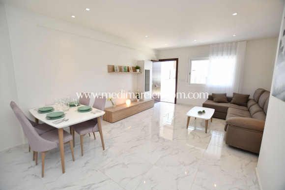 Nowo zbudowane - Niski bungalow - San Miguel de Salinas