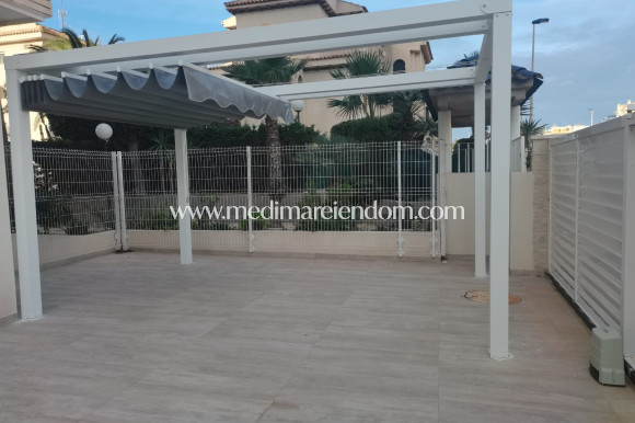 Новостройки - Квартира на первом этаже - Torrevieja