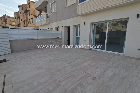 Новостройки - Квартира на первом этаже - Torrevieja