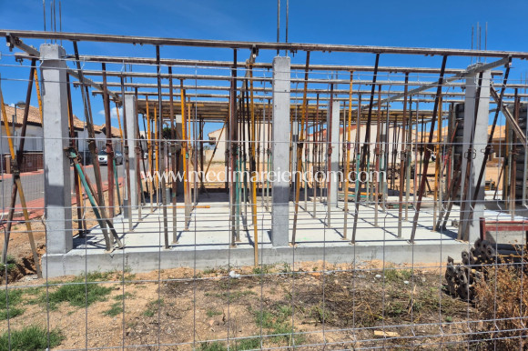 Nouvelle Construction - Villa - Roldán