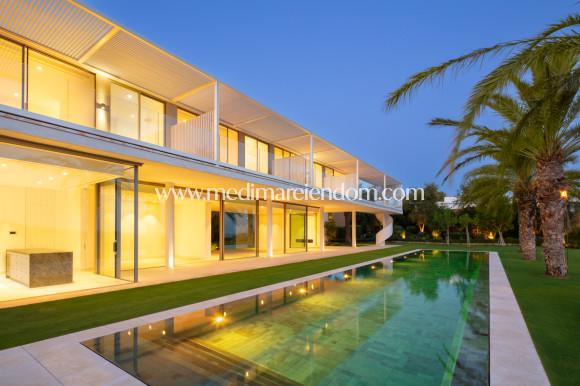 Nybyggnad - Villa - Casares