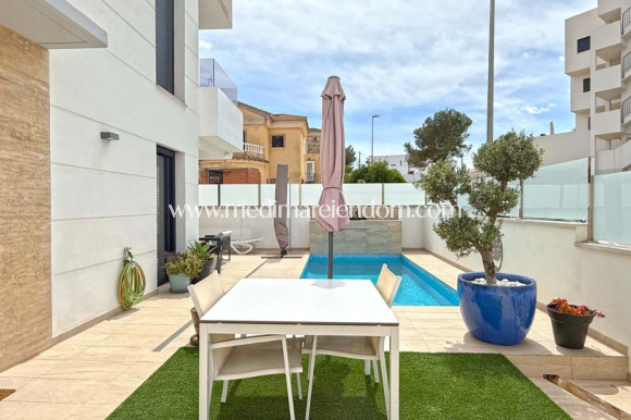 Brukt bolig - Frittstående villa - Orihuela Costa - Villamartín
