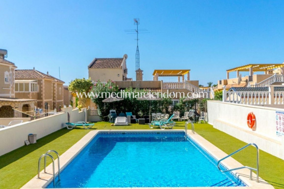 Brukt bolig - Frittstående villa - Orihuela Costa - Villamartín