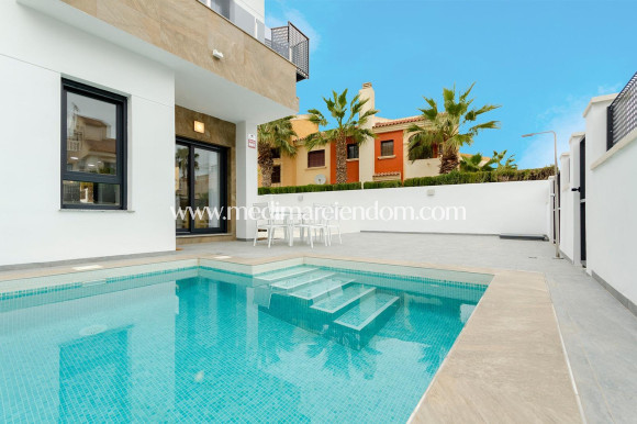 Nybyggnad - Villa - Torrevieja - Torretas